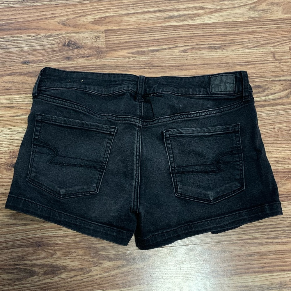 Black size 14 American eagle shortie shorts. Super super stretch